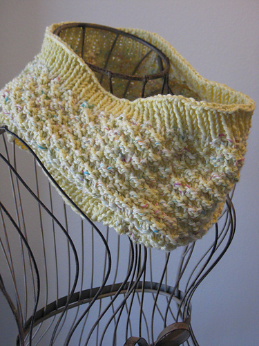 Mellow Yellow Cowl photo 1