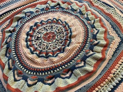 Fersken Mandala Strikket Teppe - Fela Duce