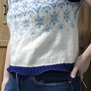 Close up showing the excess fabric. I plan to rip back and redo the plain stockinette portion