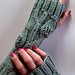 Green leaves fingerless mitts pattern 