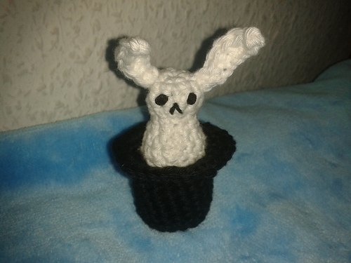 Amigurumi Hat Trick - Tiny Rabbit and Top-Hat photo 1