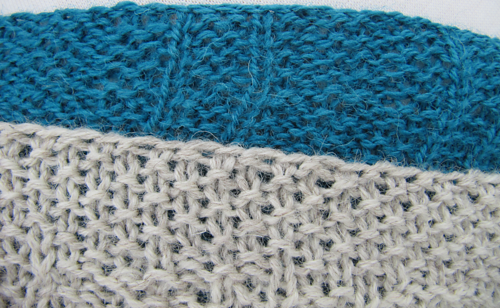 Two top edge treatments: sequence continuity and moss stitch