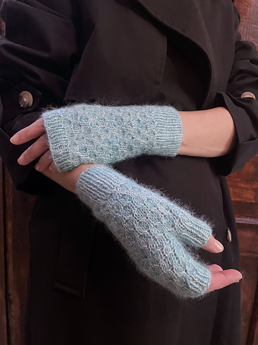 Honeycomb Textured Fingerless Mitts