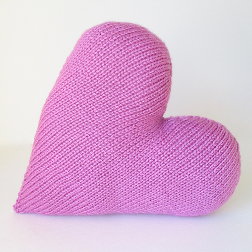 Ravelry Heart Cushion pattern by Amanda Berry