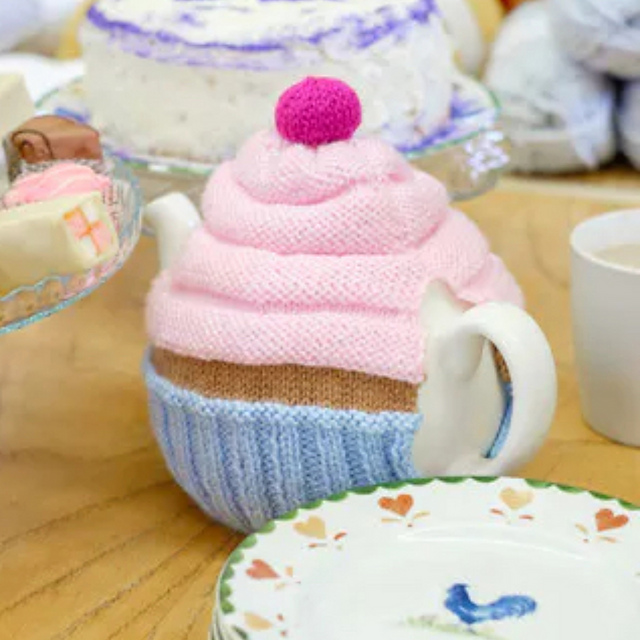 Ravelry Cupcake Tea Cosy pattern by Amanda Berry