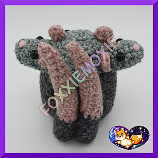 Back view of Mini Wasteland Opossum