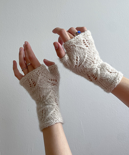 Autumn leaf fingerless gloves