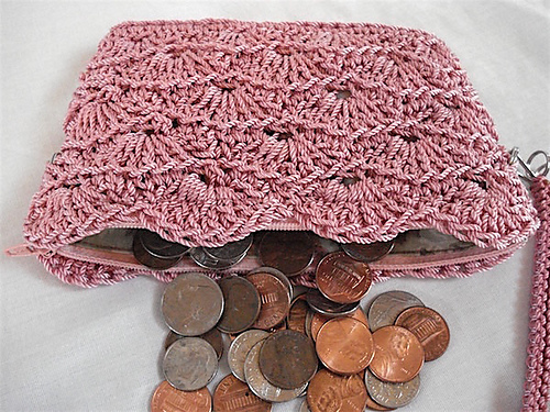 Ravelry: Rippled Shells Coin Purse pattern by Lisa Mills