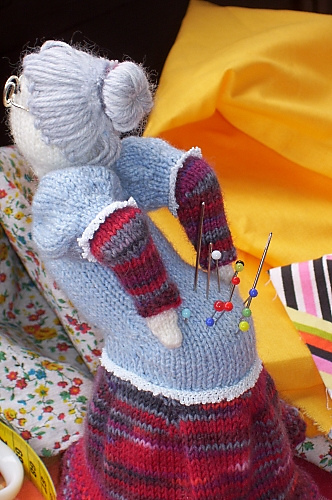OUCH! - a somewhat different pincushion ;-) 다른 모습 5