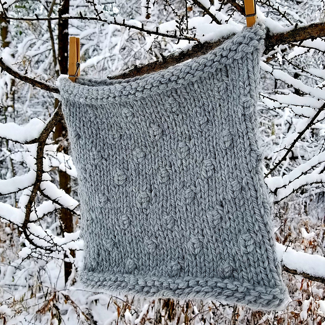 Corn Snow Dotted Cowl