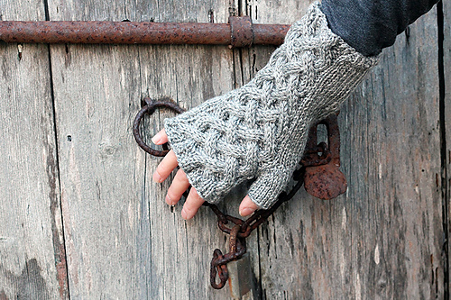 Celtic Cable Fingerless Gloves photo 5