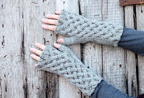 Celtic Cable Fingerless Gloves photo 4