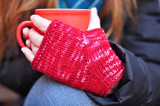 The construction that intrigued me in the Ravelry ad!