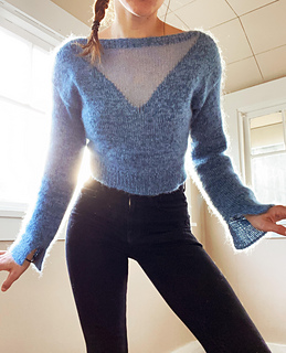 Size S: 35" FO on 32.5" bust (2.5" of positive ease.) Waist shaping.