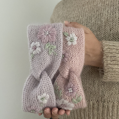 Blomsterhodebånd - Dzejna Tojaga