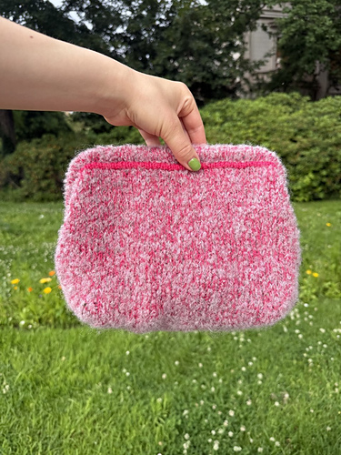 Snuggle Me! Clutch