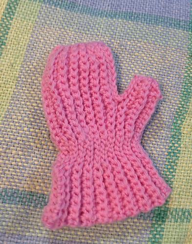 Warm Crocheted Mittens for the Whole Family 다른 모습 1