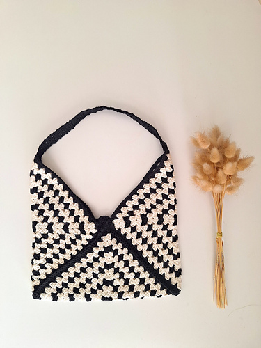 Tre granny square-vesker - Marie Bruandet