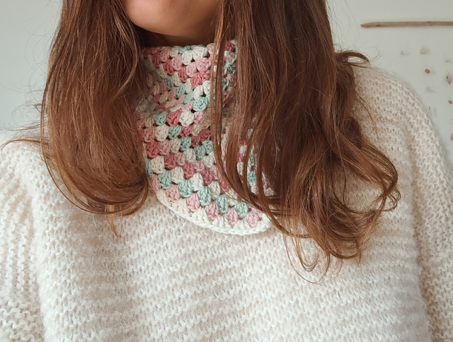 Half granny square bandana