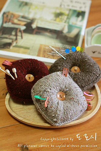 squares squares pincushion photo 1