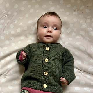 Ravelry: Calendula Baby Cardigan 2.0 pattern by Sandra Magalhães