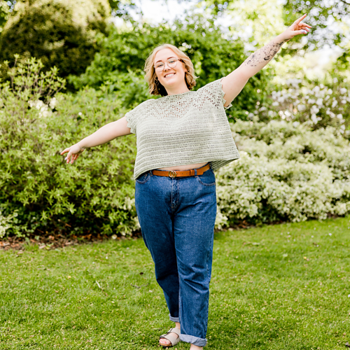 Ravelry: Cordelia Tee pattern by Holly Woodward Designs
