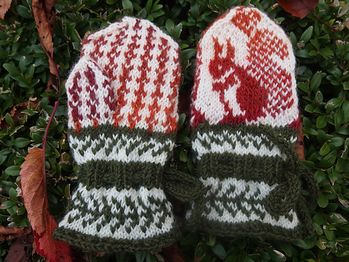 Lille Ekorn | Acorn Votter - holofernes