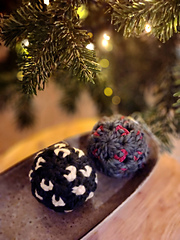 Christmas Baubles, Accent