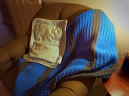 Crocheted Afghan in V-Stitch photo 6