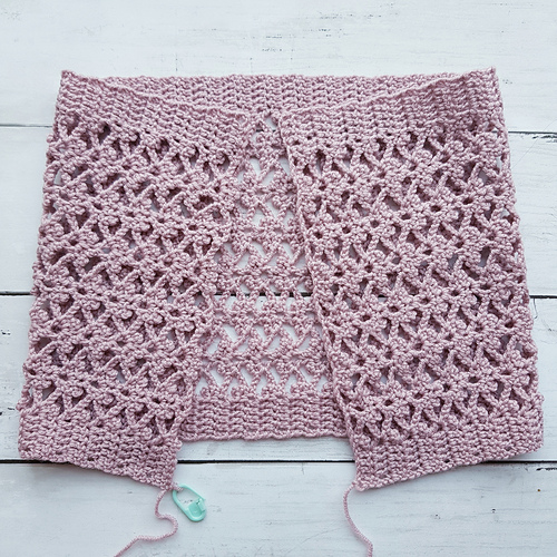 Ravelry Petal Blush Cowl pattern by Crochet Hooks and Magic