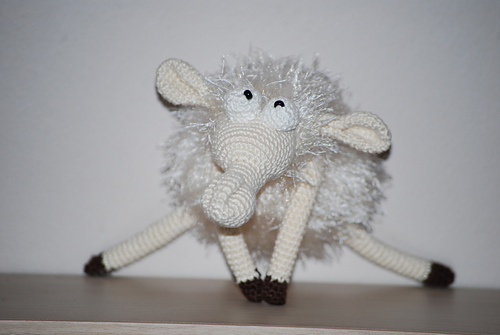 082 Dolly the sheep Amigurumi fluffy toy photo 6