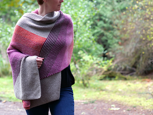 Ravelry: Ribbon Wrap Light pattern by illitilli