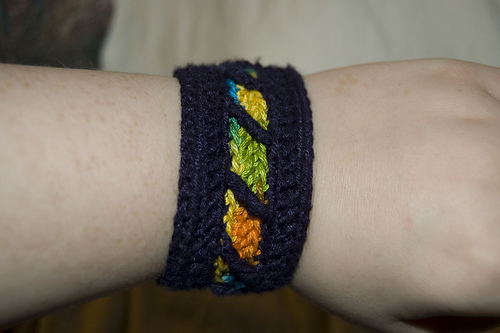 Quick and easy crochet bracelet photo 1