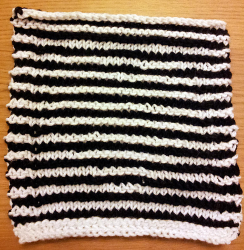 Black & White Valentine Heart Illusion Knitting photo 12