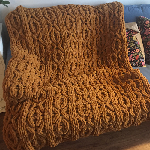 Ravelry Hugs and Kisses Loop Yarn Blanket pattern by I Love My Blanket