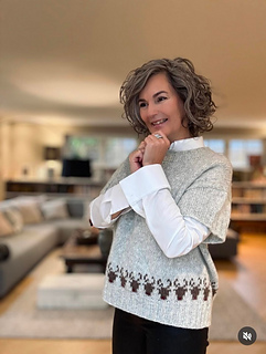 Place other or none stranded pattern in the Oldtimer. The Reindeer is from Drops: https://www.garnstudio.com/pattern.php?id=11624&cid=3