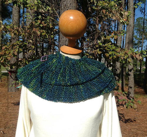 Ravelry: Ruffled Wrap pattern by Ing-credible Threads Designs