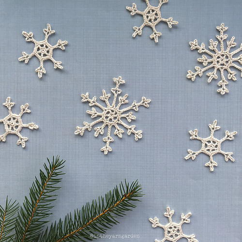 Crochet snowflakes photo 1