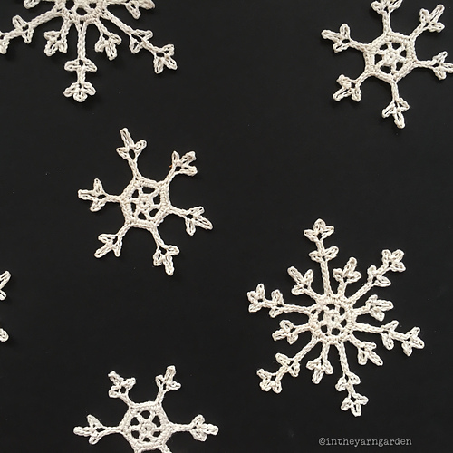Crochet snowflakes photo 3