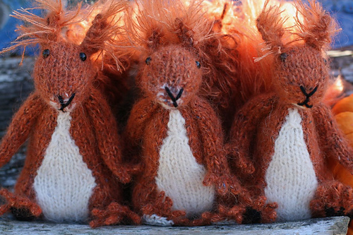 Ravelry: Red Squirrel Sisters pattern by Jackie Jeffery