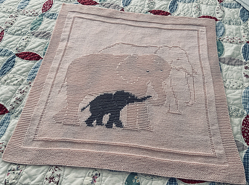 Just finished this beautiful baby blanket for a coworker! It's my first ...