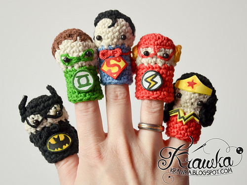 Superheroes finger puppets set photo 1