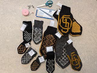 The Sesqui patterns are available in:
4 baby sizes
5 children's sizes
4 adult sizes