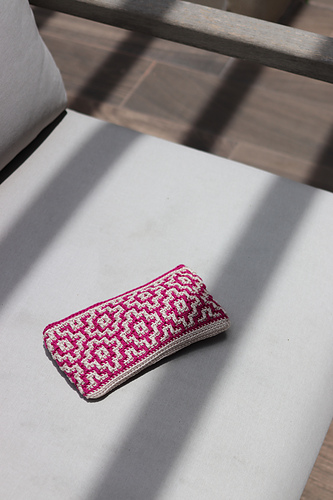 Maze Pouch (Cosmetic Bag) photo 4