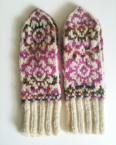 Selbu Flowers (Mittens) photo 4