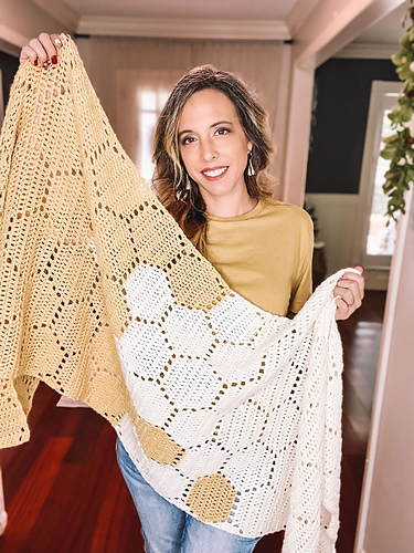 Modern Honeycomb Crochet Shawl photo 4
