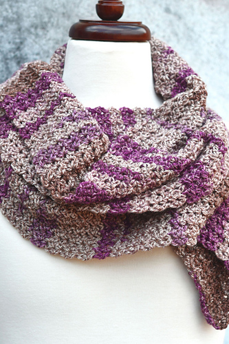 Ravelry: Knit Look Beginner Scarf pattern by Kim Guzman
