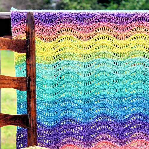 Ravelry Mandala Waves Baby Blanket pattern by Kim Guzman
