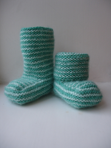 Stay-on babyshoes..... socks for a kicking baby photo 3