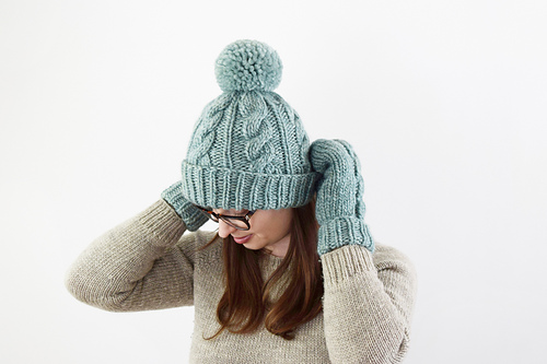 Classic Cabled Hat and Mittens photo 4